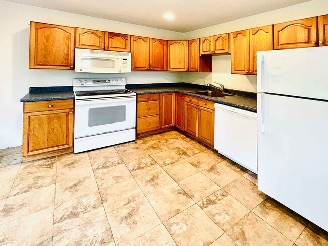 Building Photo - 5 bedroom, 1.75 bathroom house (29 East Terrace)