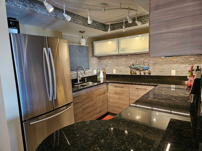 Foto del edificio - 404 S Beach St