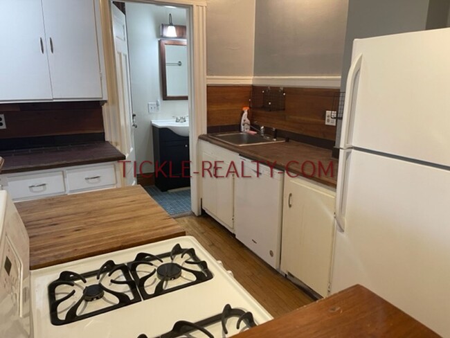 Building Photo - 14 Rowley Street