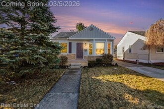 Building Photo - 421 W Kalama Ave