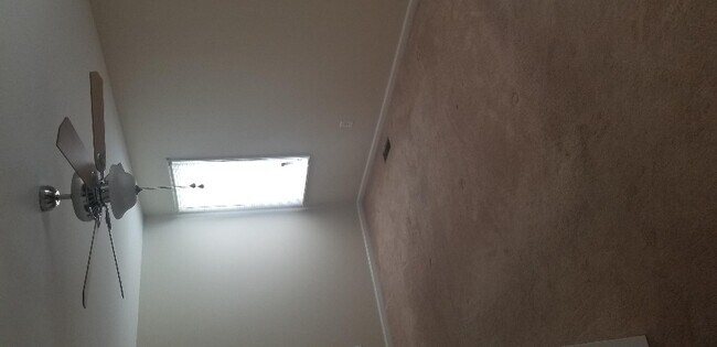 Foto del edificio - 801 Burcale Rd