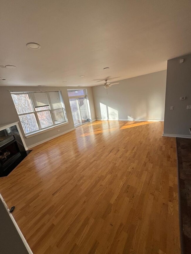 Foto del edificio - 2257 W Lake St