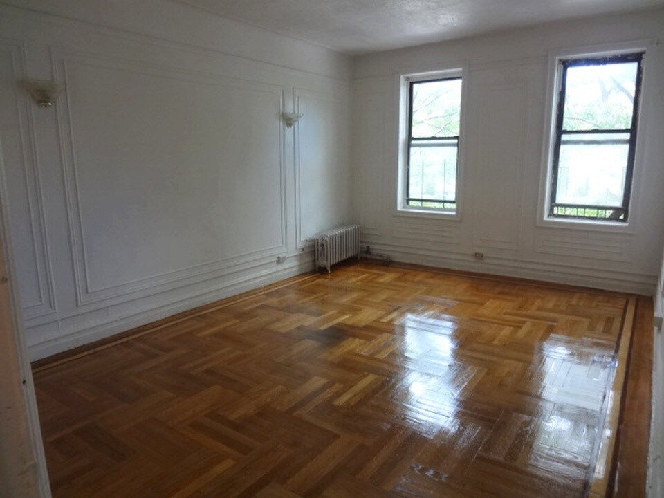Foto principal - 633 E 224th St