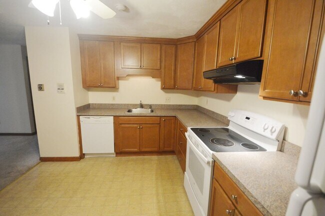 Foto del edificio - Holden: 2 Bed 1 Bath, Heat & Hot Water Inc...