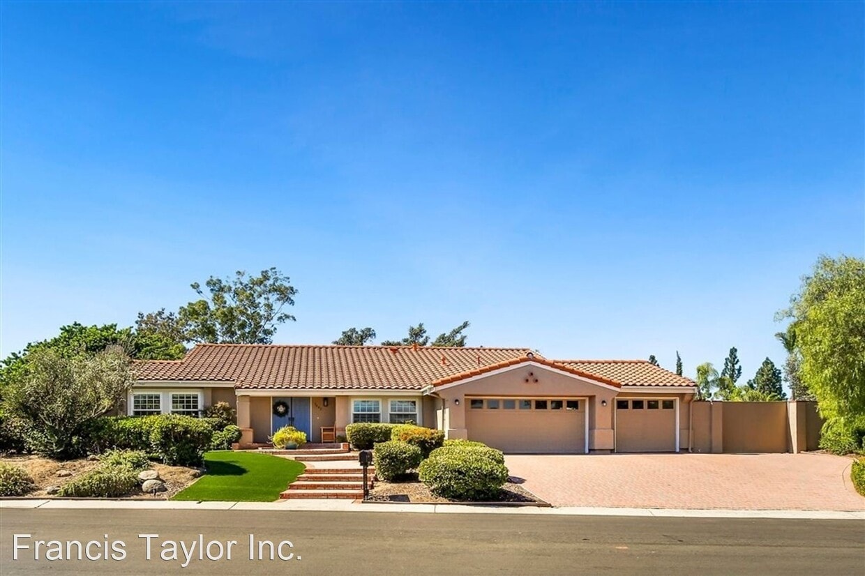Primary Photo - 4 br, 2.5 bath House - 3445 Lomas Serenas Dr