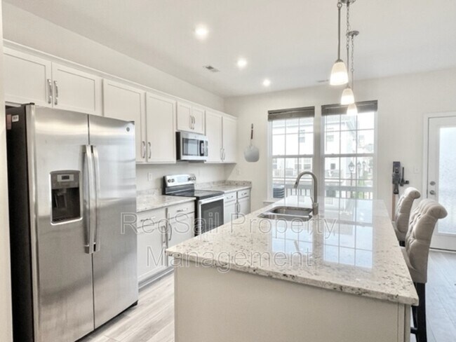 Foto del edificio - 559 Red Hill Rd