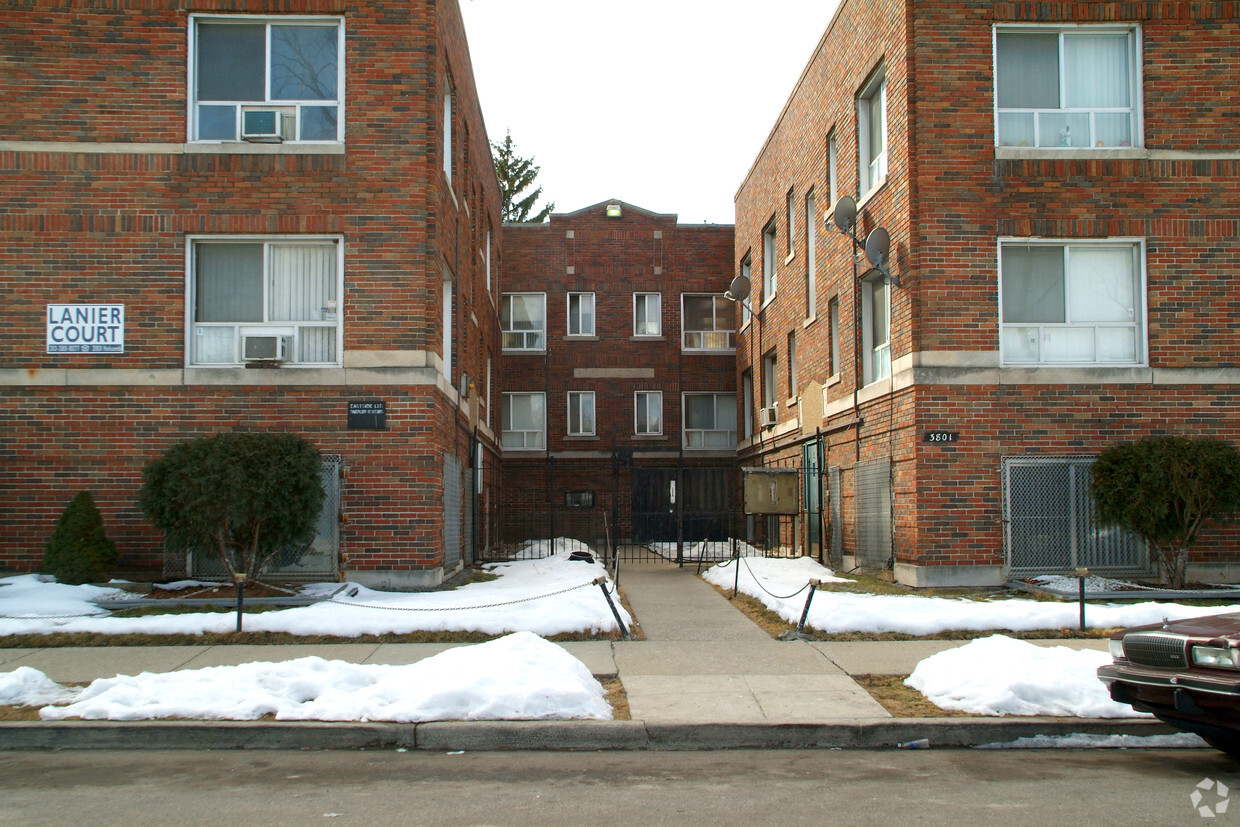 Foto del edificio - Lanier Court Apartments