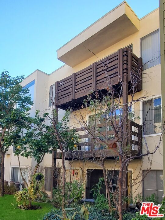 525 S Ardmore Ave Unit 350, Los Angeles, CA 90020 Condo for Rent in