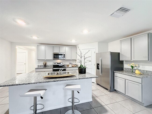 Foto del edificio - 16733 Parker River St