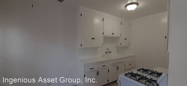 Building Photo - 1 br, 1 bath Apartment - 1817 W 4th St.