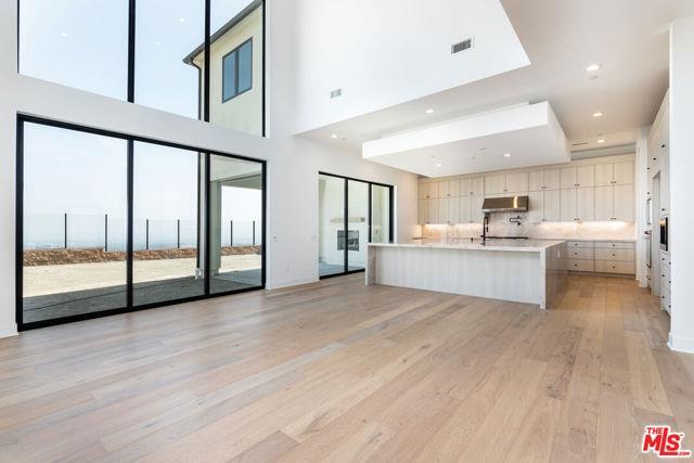 Foto del edificio - 11770 Hillsborough Ln