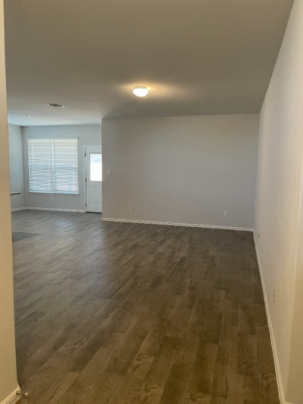 Foto del edificio - 9025 Eagles Landing Dr