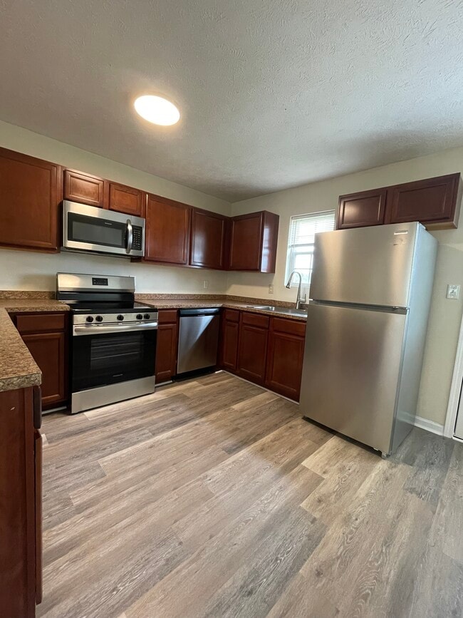 Kitchen - 1822 Country Meadows Dr