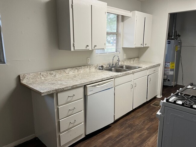 Foto del edificio - Country living - 4BR/2BA in Keithville - o...