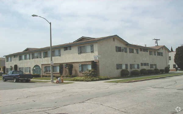 Foto del edificio - 3131 E Theresa St