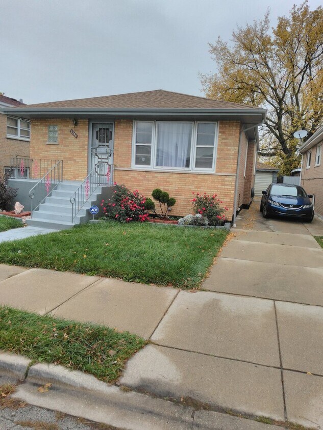 Primary Photo - 3704 W Hayford St