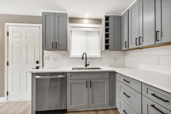 Foto del edificio - 5302 21st Ave SW