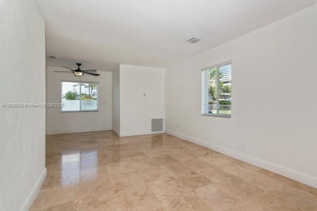 Building Photo - 7400 SW 39th Terrace