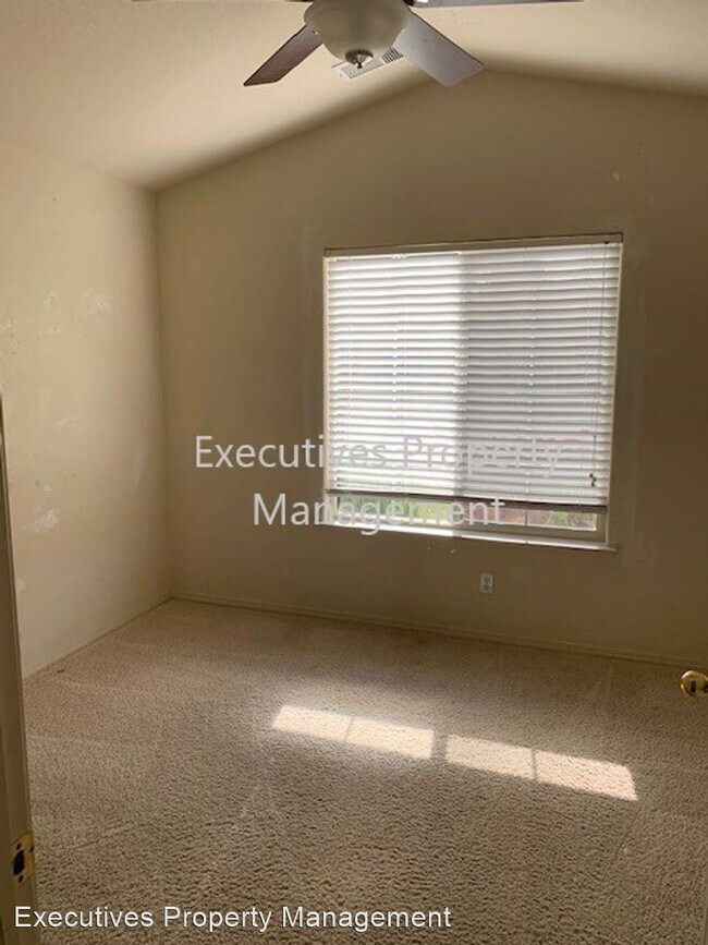 Building Photo - 3 br, 2 bath House - 739 Redwing Dr