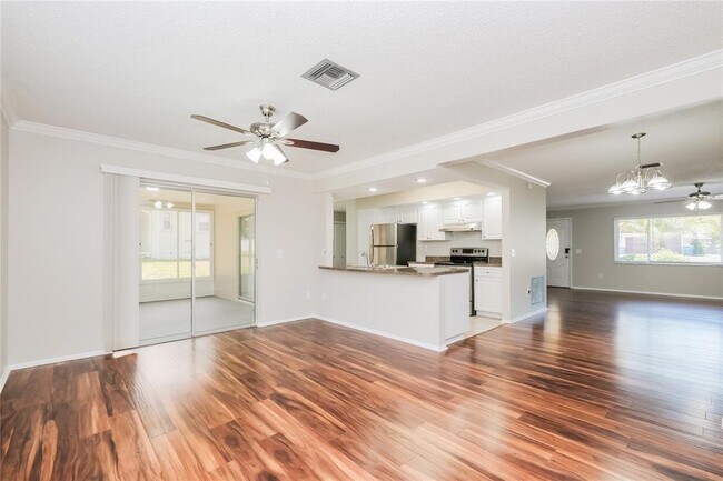 Foto del edificio - 1202 MacFarlane Ave