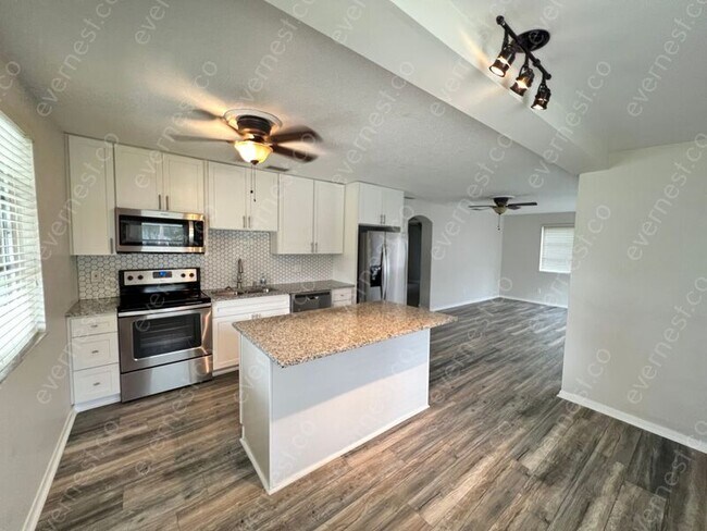 Foto del edificio - 427 6th St NE