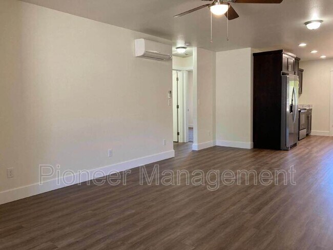 Foto del edificio - 2464 NE Kerr St