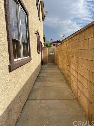 Building Photo - 17087 Grapevine Ct