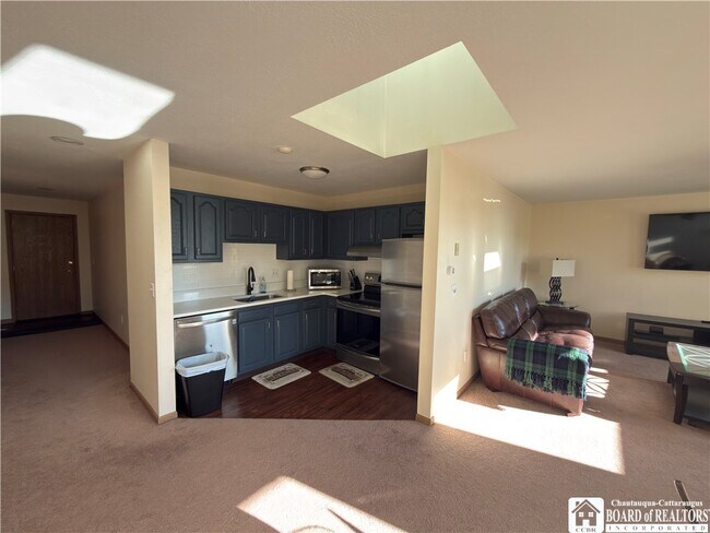 Foto del edificio - 100-104 E 3rd St