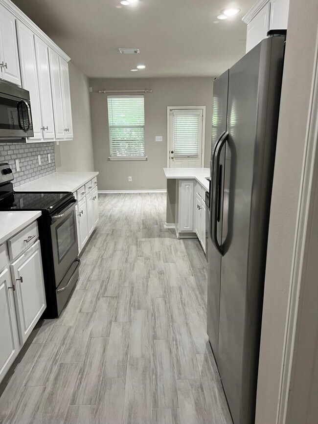Foto del edificio - 114 N Camellia Grove Cir