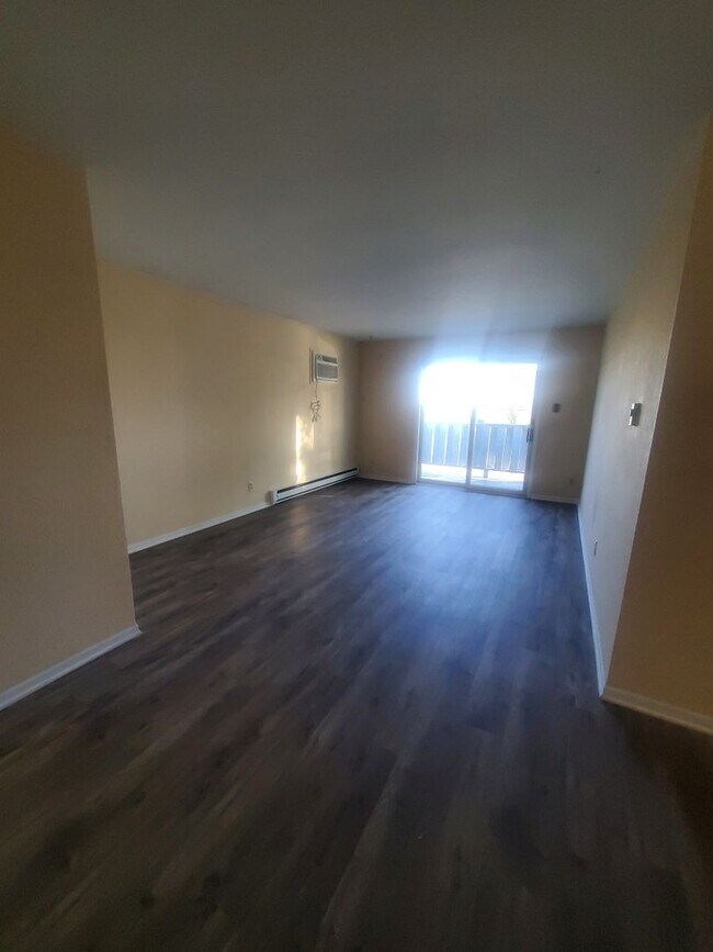 Foto del edificio - 2 Bedroom 1 Bath Upper Unit