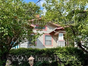 Building Photo - 3222 E Oakland Ave