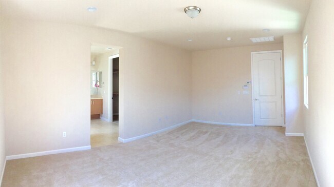 Building Photo - 910 Montage Cir