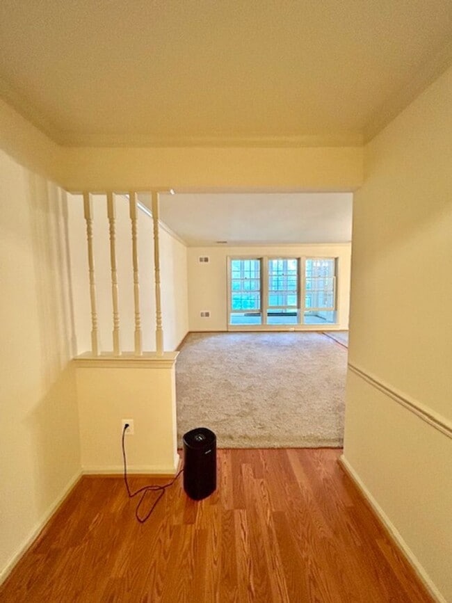 Building Photo - 10714 Kings Riding Way