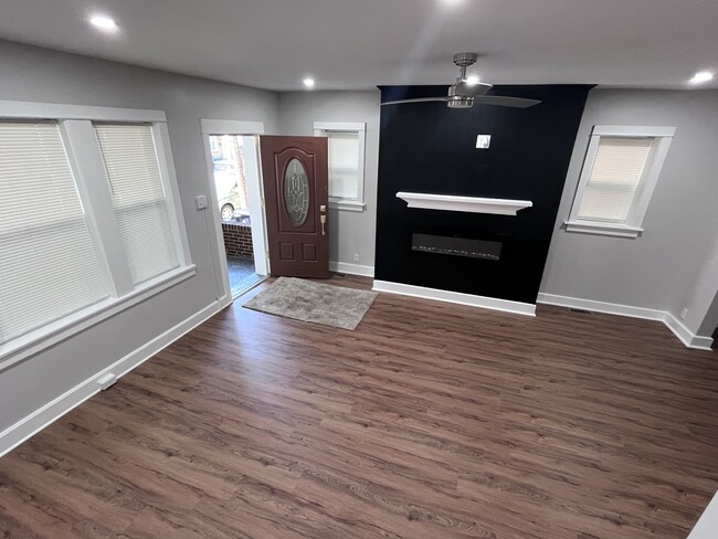 Living room - 2325 Penn St