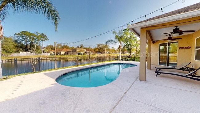 Building Photo - 12353 Acosta Oaks Dr