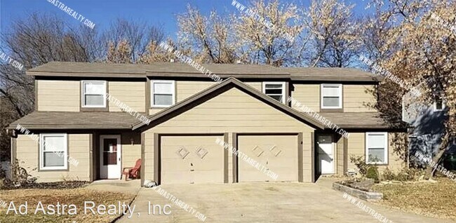 Building Photo - 3 br, 2.5 bath House - 16100 W 141st Ter
