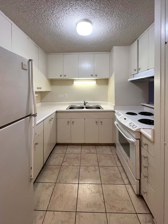 Building Photo - 731 Amana St