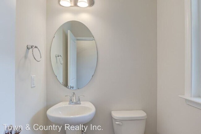 Foto del edificio - 3 br, 2.5 bath House - 1057 N. Main Street