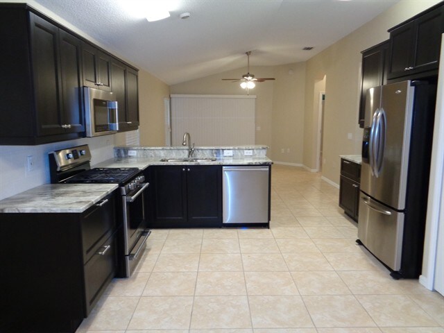 Building Photo - 12061 Winding Woods Way