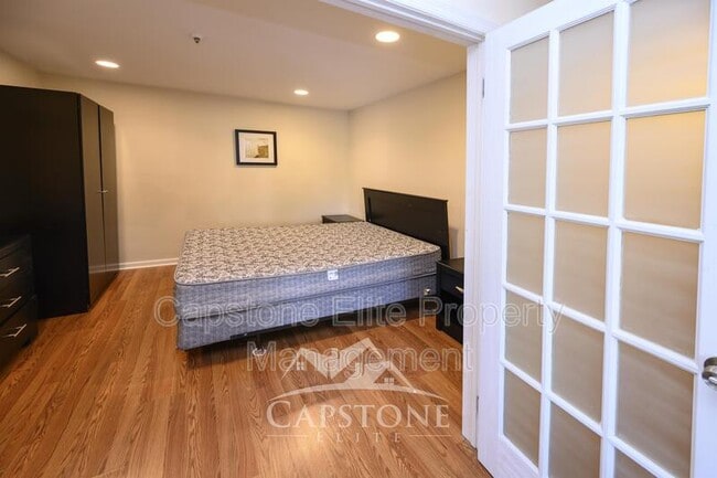 Building Photo - 206 Matthews Drive