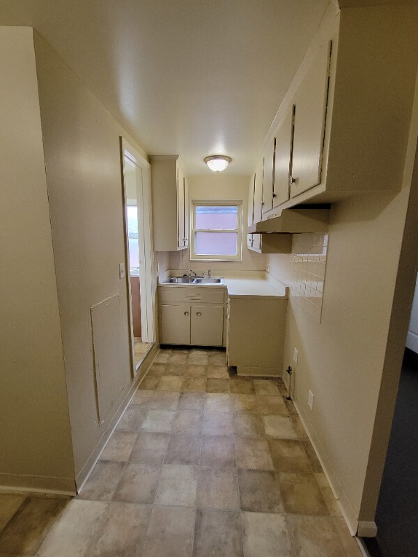 2020 Pine Ave Unit 4, Niagara Falls, NY 14301 Condo for Rent in