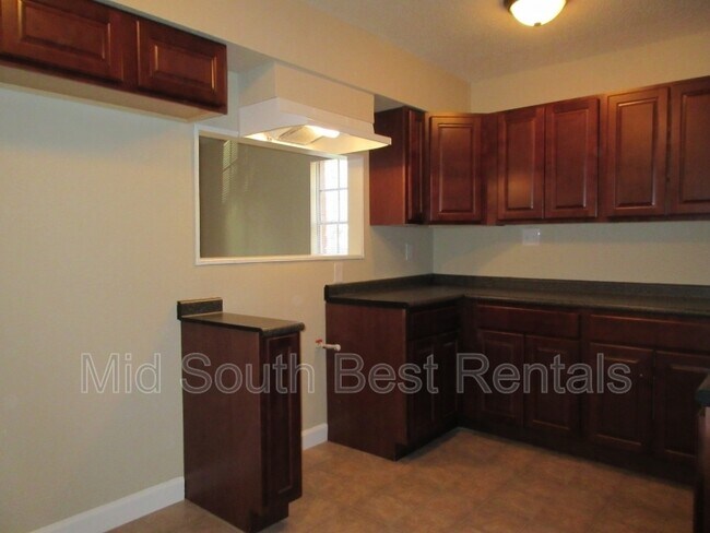 Building Photo - 3636 Faxon Ave