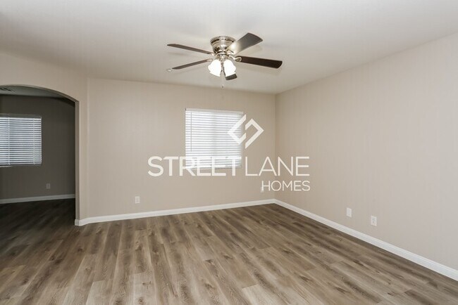 Foto del edificio - REDUCED! - NOW OFFERING HALF MONTH FREE OF...