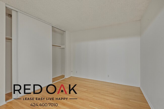 Foto del edificio - 20200 Sherman Way
