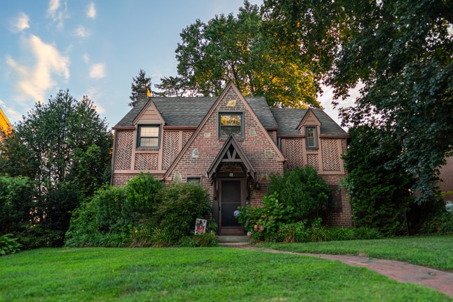 Building Photo - 6 Treaty Rd