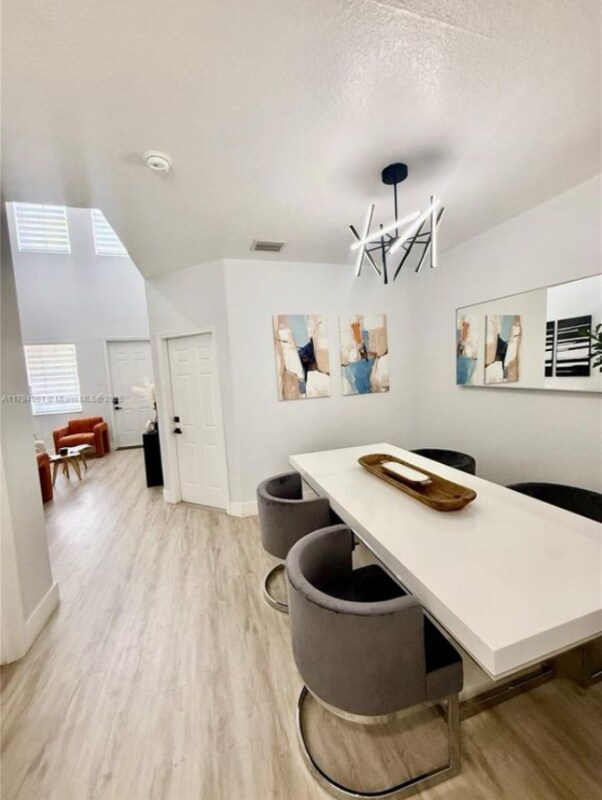 Foto del edificio - 1481 SE 25th Ter