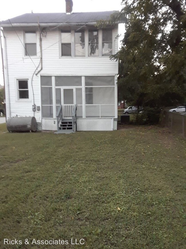 Building Photo - 4 br, 1.5 bath House - 3001 Noble Avenue