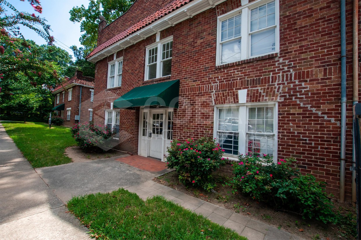 Foto del edificio - 678 Somerset Terrace NE
