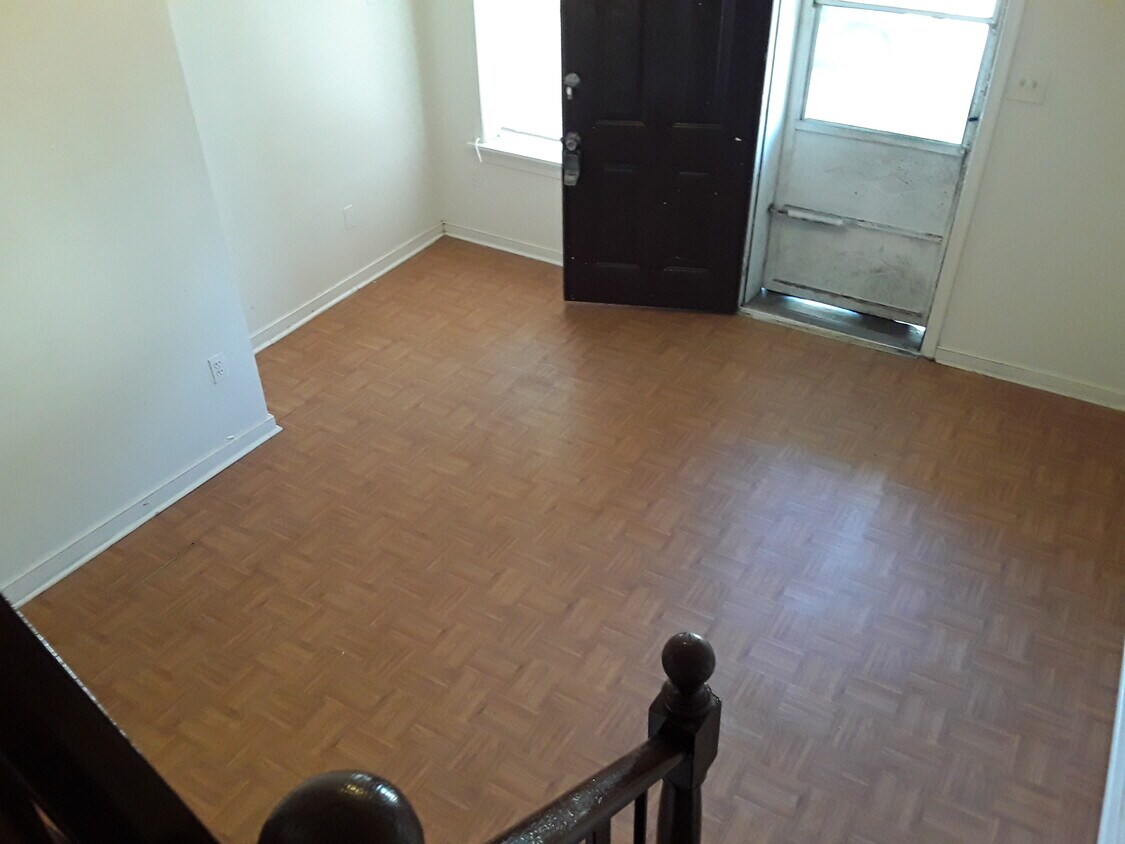 718 Wesley St, Petersburg, VA 23803 Townhome Rentals in Petersburg VA