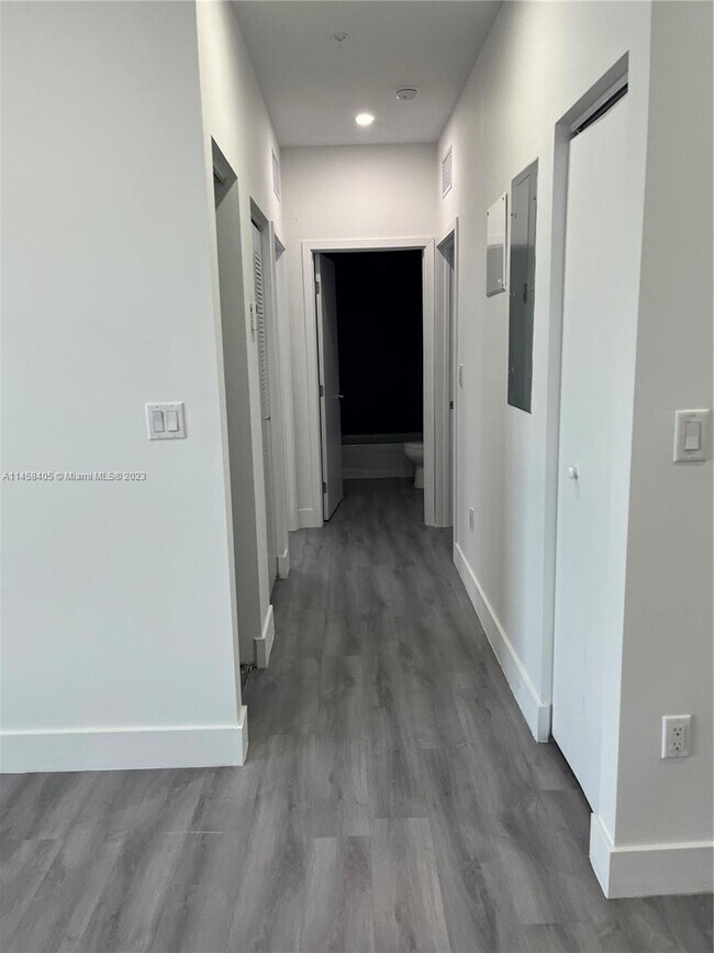 Foto del edificio - 859 E 24th St